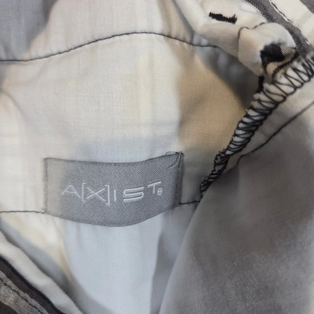 Axist Plaid Shorts Mens 32 Black White Gray Flat Front Cotton Casual